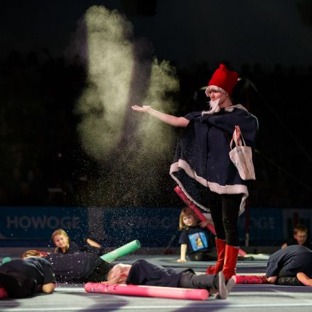 10 12 2015 Von Wunderwesen und Superhelden Die Turngala 2015 Fotograf Stefan Schuhbauer Sportfotos Berlin 14