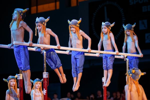 10 12 2015 Von Wunderwesen und Superhelden Die Turngala 2015 Fotograf Stefan Schuhbauer Sportfotos Berlin