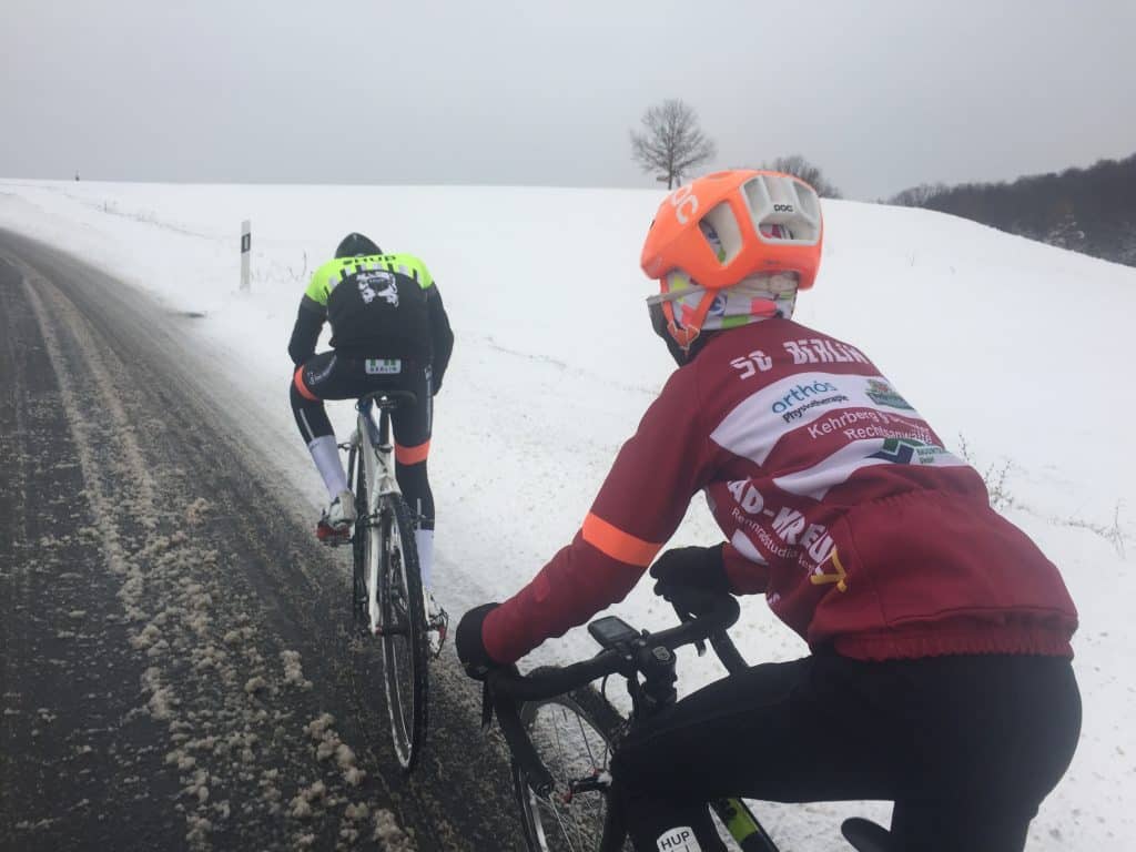 08.03.2021 - Bei jedem Wetter sind auch die Sportler der U13 auf den Straßen. (Fotograf- SC Berlin Abt. Radsport)