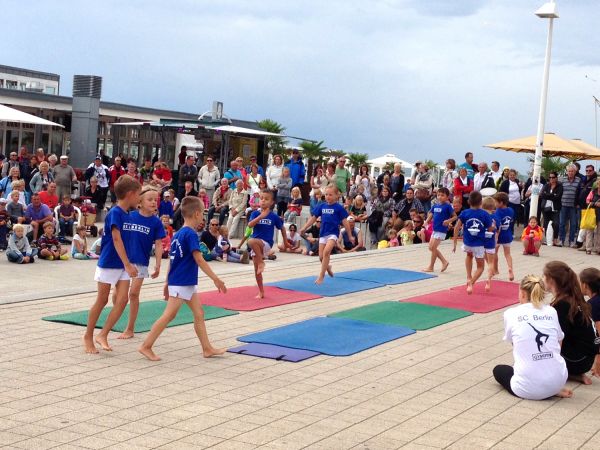 03 09 2015 Der Turnnachwuchs unserer Sportfamilie begeistert beim Schauturnen Fotograf Ulf Bendrat