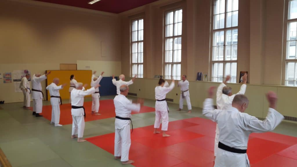 04 09 2021 Trainingseinheit des Seniorenkarate Fotograf Julien Tieke