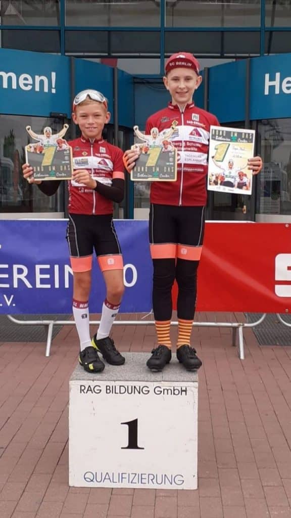 15 08 2021 Neubrandenburg Unsere beiden Sieger Emil Fischer U11 und Pepe Paul U13 Fotograf SC Berlin Abt Radsport