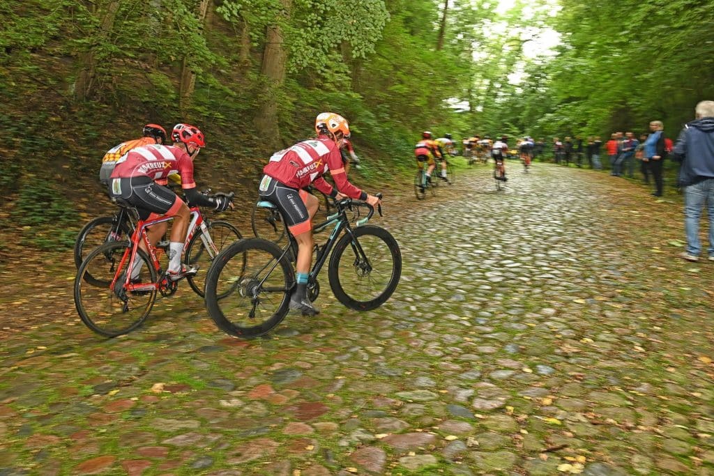 18 09 2021 Berliner Meisterschaft Ab der U15 musste dieser Kopfsteinpflaster Berg bezwungen werden Fotograf Dietrich Kammer