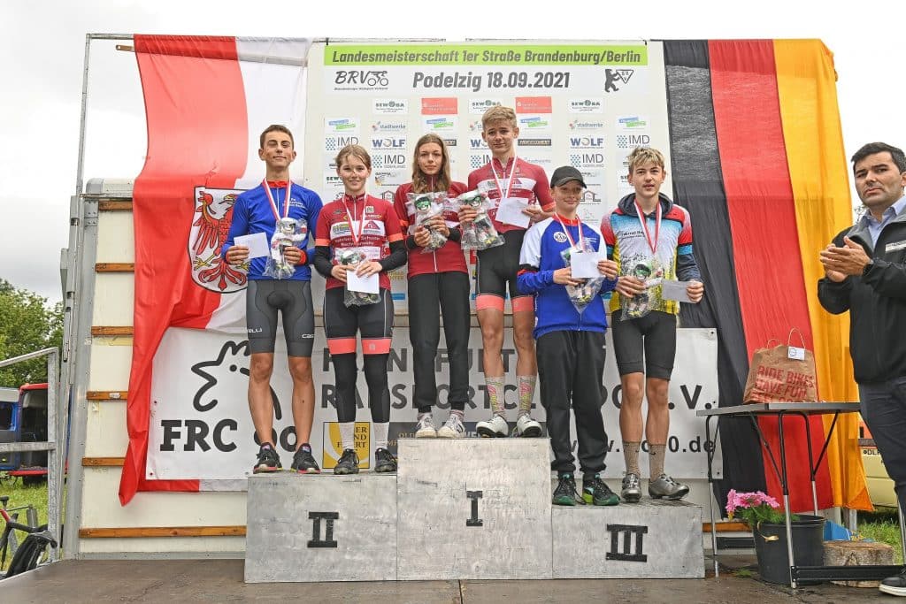 18 09 2021 Berliner Meisterschaft U15 1 Plätze Ella Grüneberg und Tilman Leben 2 Platz Emily Schwar Fotograf Dietrich Kammer