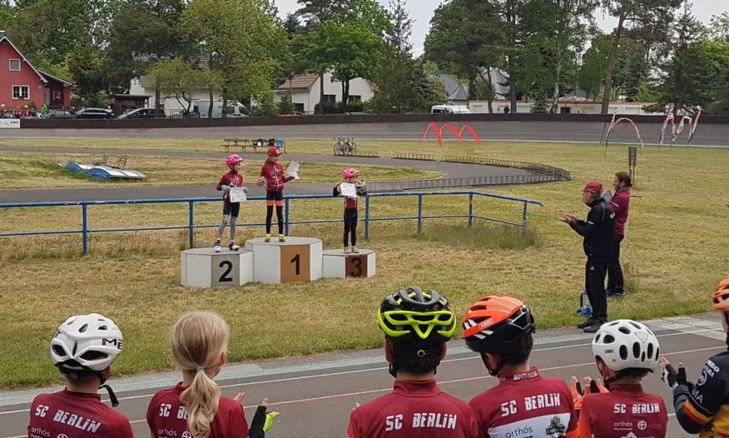 Fredersdorf U9w 1 Platz Fiona Schmidmaier 2 Platz Romy Hoppe 3 Platz Lena Grundei