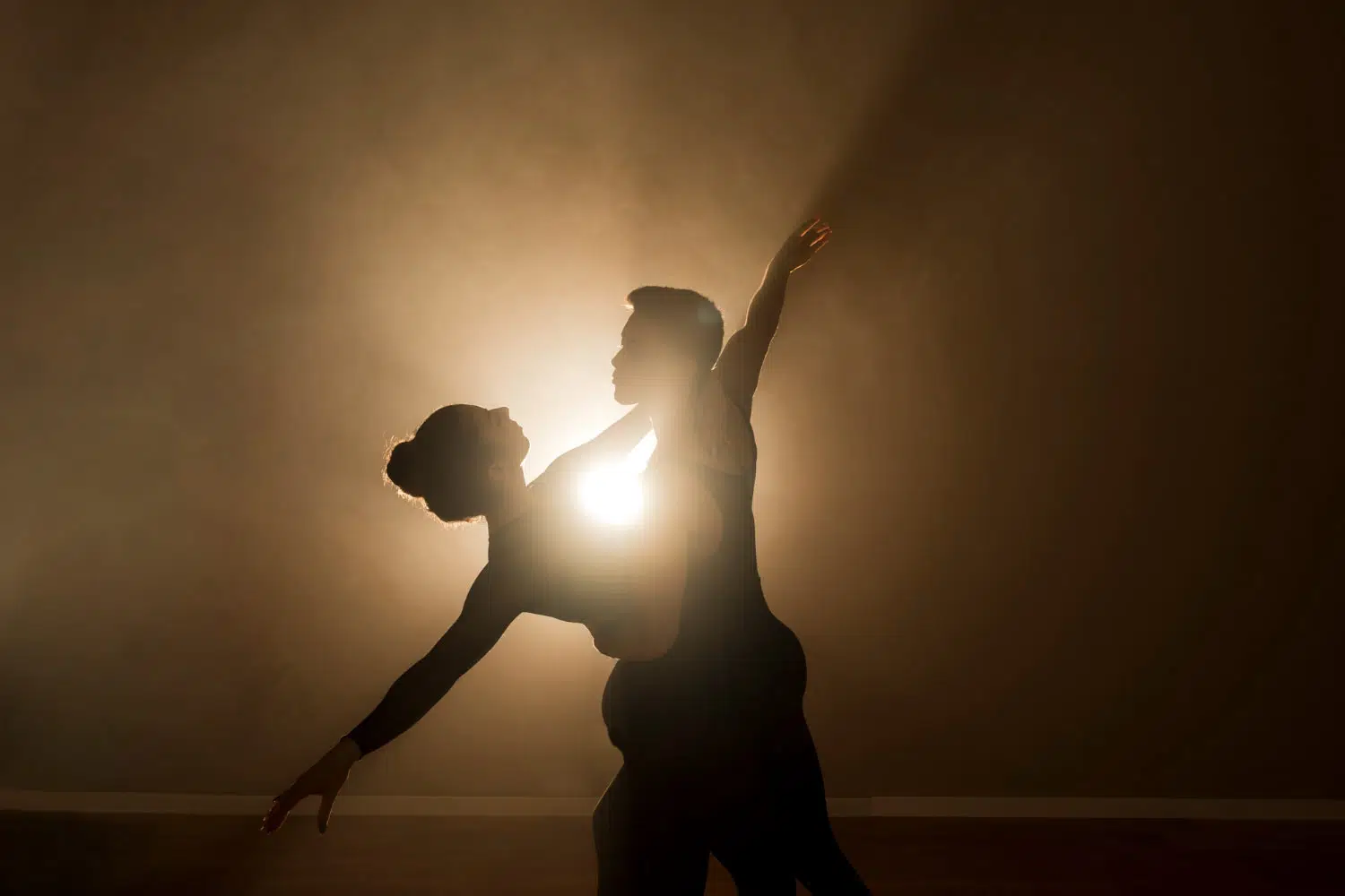 kompr medium shot ballet dancers couple