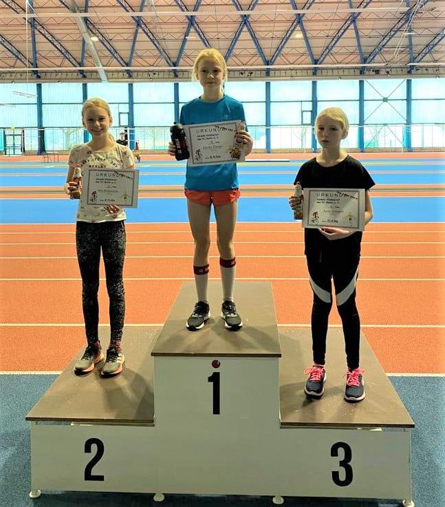 Athletiktest U13w 1 Platz Martje Plamp 2 Platz Mia Radanovic 3 Platz Anna Grundei