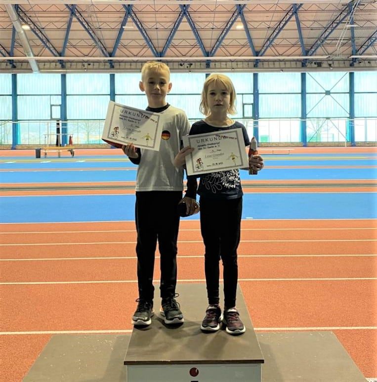 Athletiktest U9 1 Plaetze Lena Grundei und Levin Arendt