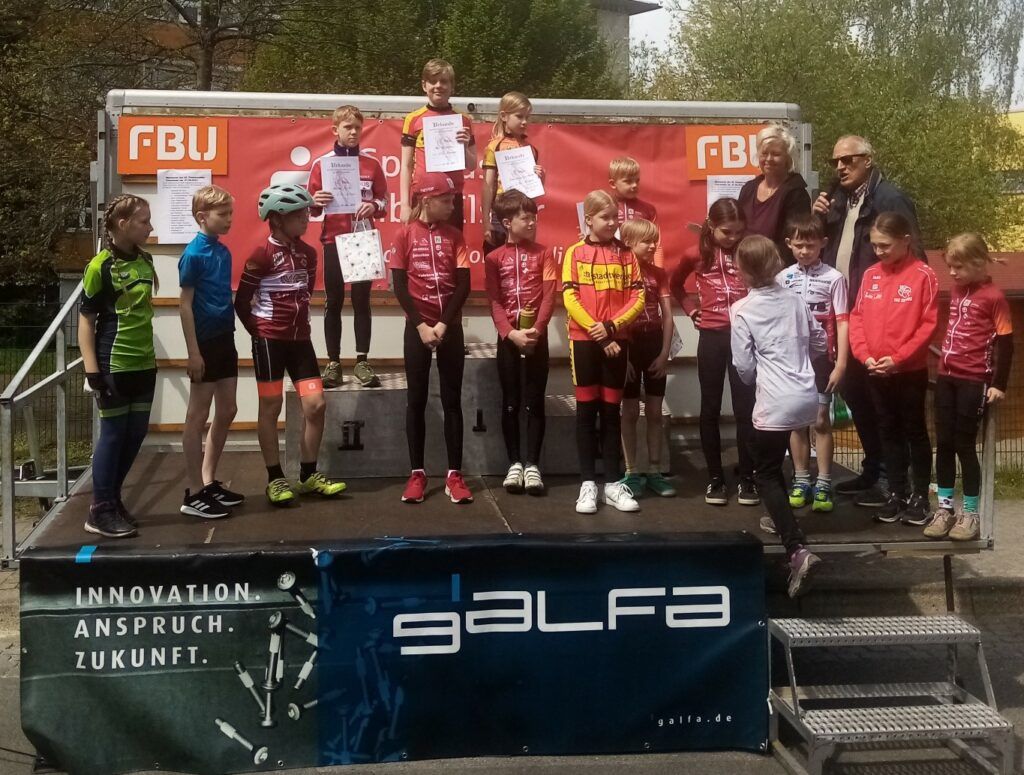 Finsterwalde Anfaengerennen mit vielen Podiumsplatzierungen unserer Sportler