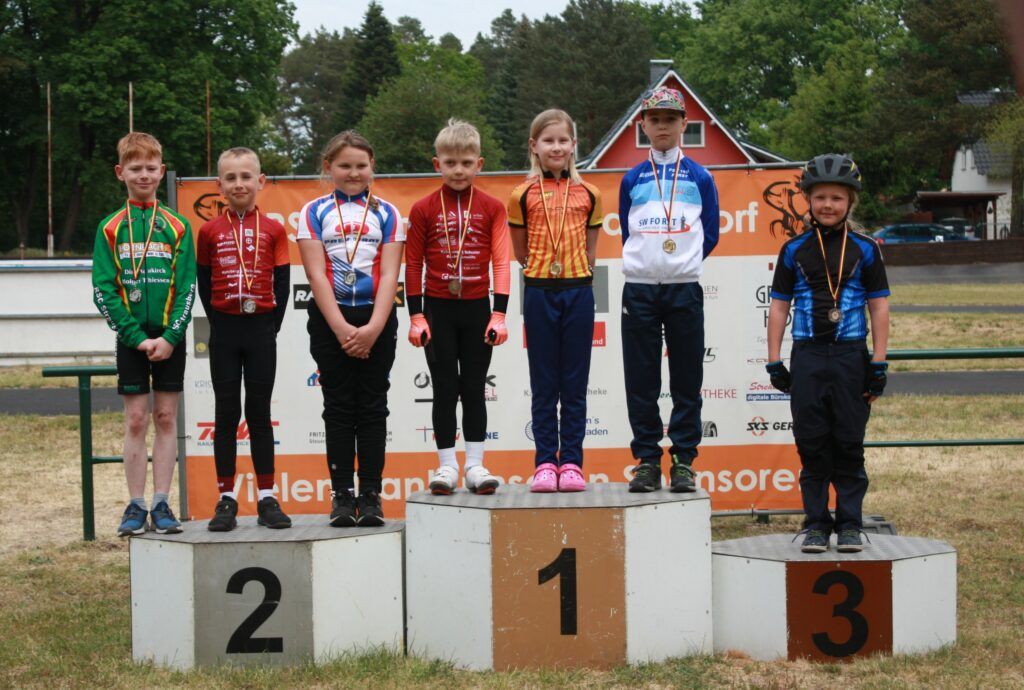 Fredersdorf Anfaenger U11 1 Platz Jasper Walther 2 Platz Levin Arendt