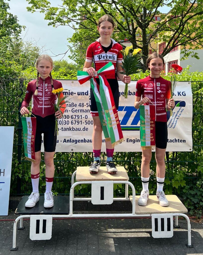 Fuerstenwalde U13 2 Platz Martje Plamp 3 Platz Leni Deneke