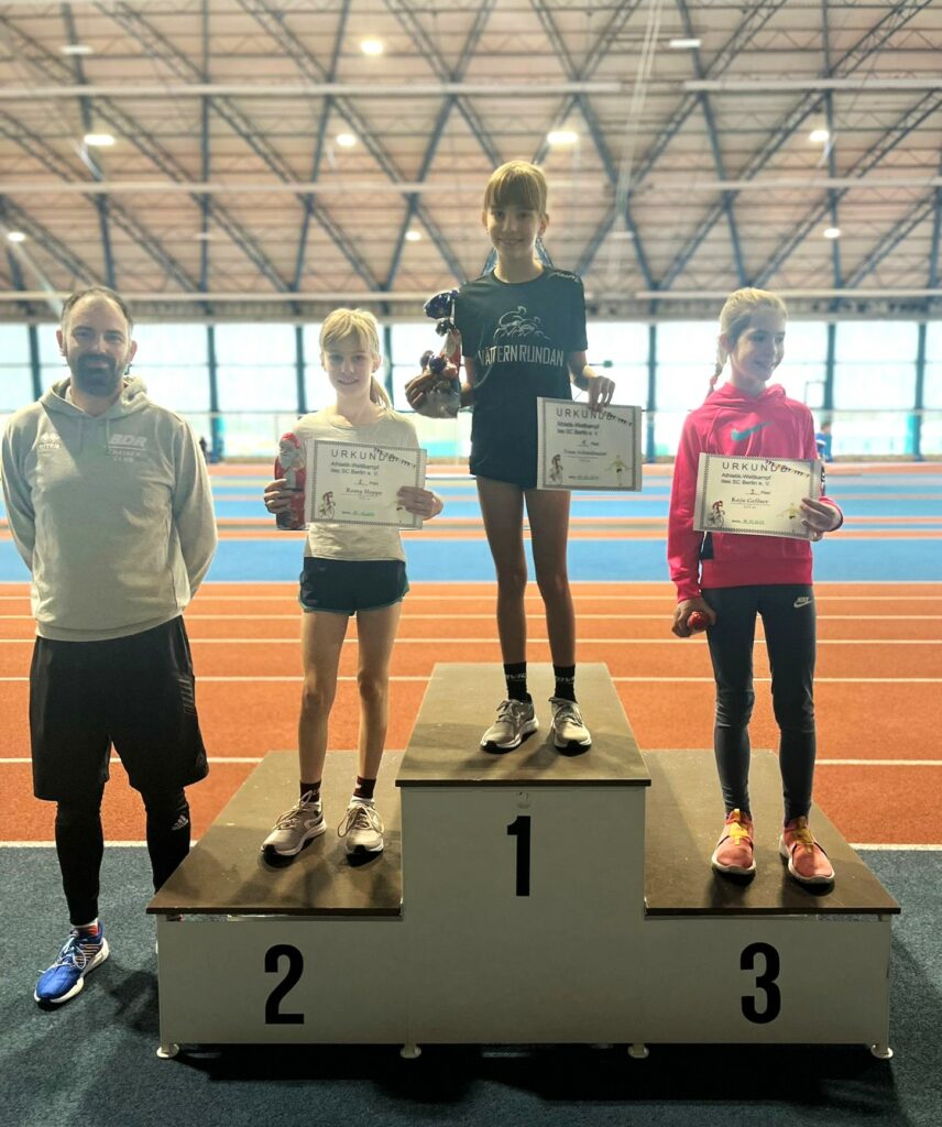 Athletiktest U11w 1 Platz Finona Schmidmaier 2 Platz Romy Hoppe 3 Platz Kaja Gellner