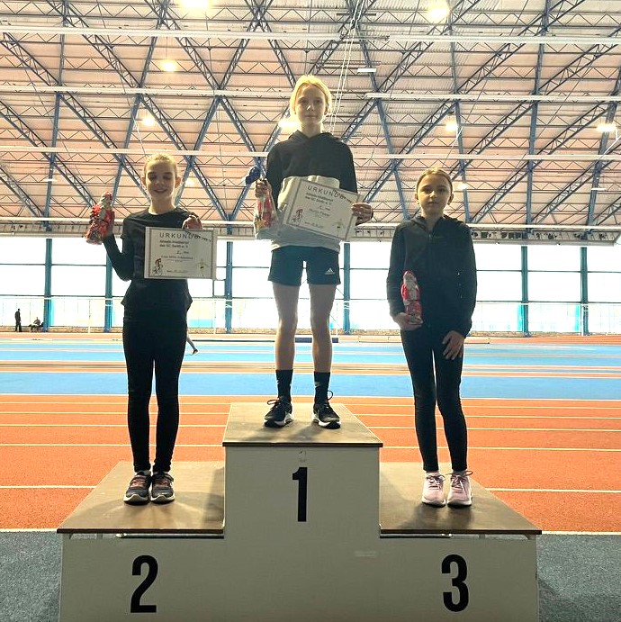 Athletiktest U13w 1 Platz Martje Plamp 2 Platz Lena Milla Schönebeck 3 Platz Marta Gaulke