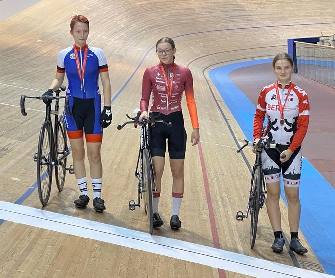 LVM U19w 2000m 1 Platz Ella Grüneberg