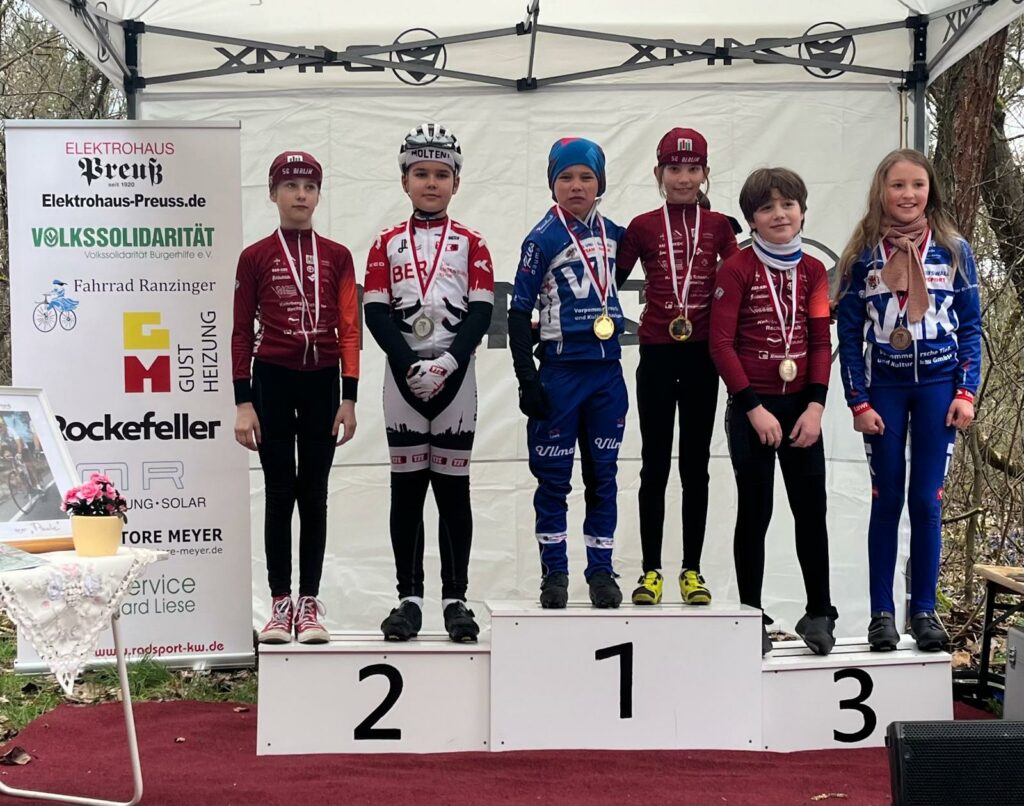 Märkisch Buchholz U11 EZF 1 Platz Fiona Schmidmaier 2 Platz Romy Hoppe 3 Platz Peter Herda