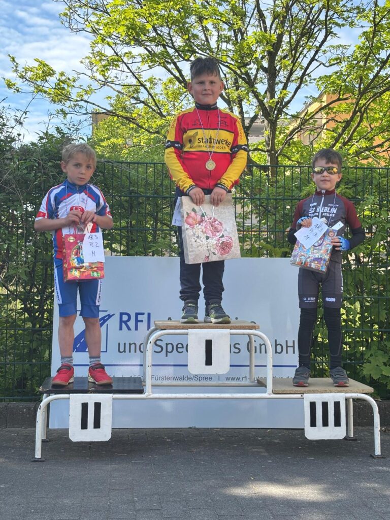 Fürstenwalde U10 Anfängerennen 3 Platz Sammy Beardsley