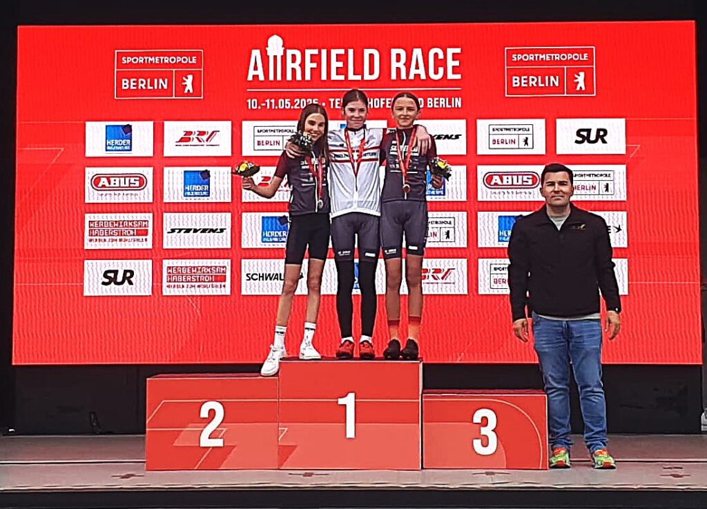 LVM EZF U13w 1 Platz Kaja Gellner 2 Platz Fiona Schmidmaier 3 Platz Marta Gaulke