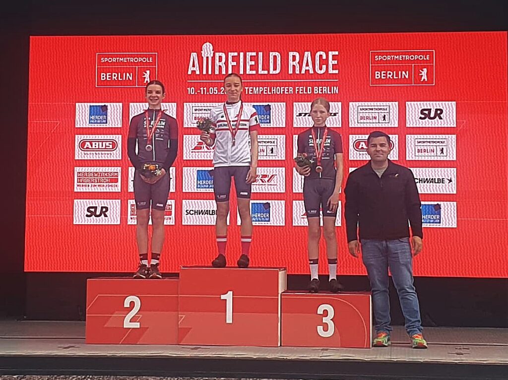 LVM EZF U15w 1 Platz Leni Deneke 2 Platz Lena Milla Schöbebeck 3 Platz Anna Grundei