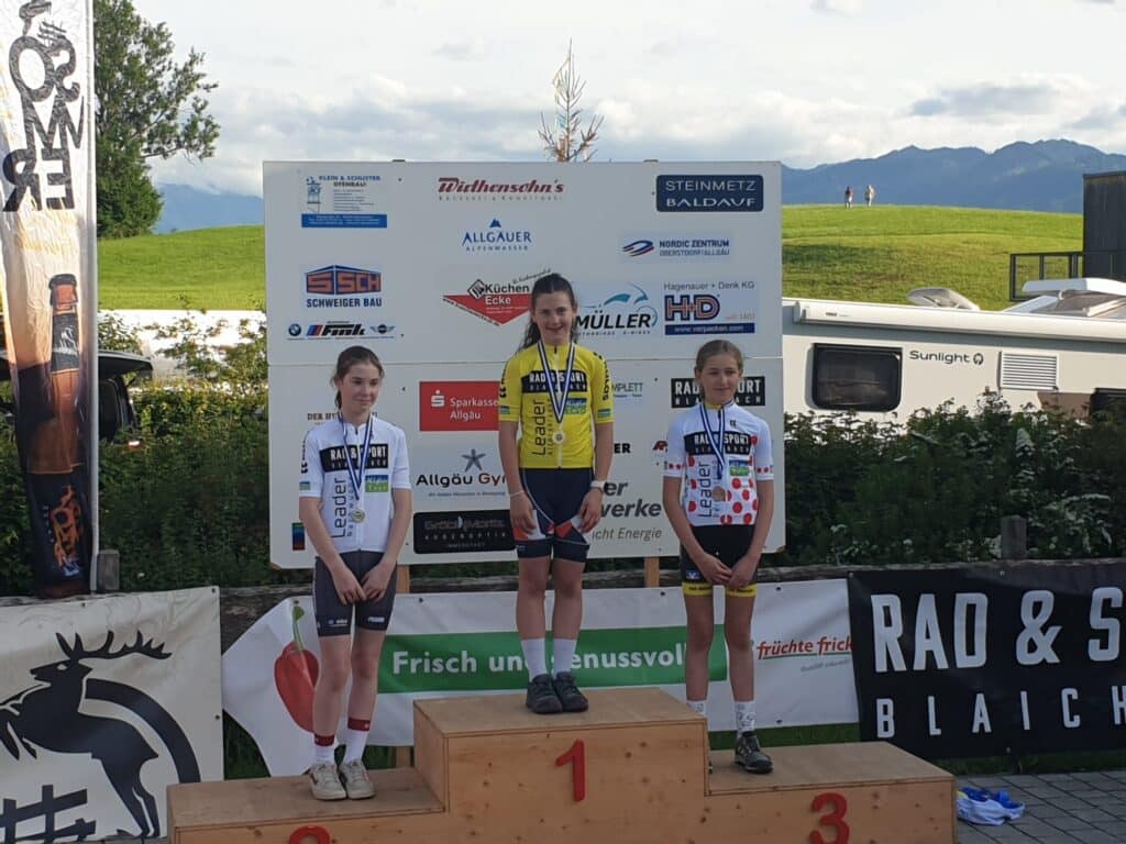 Allgäu Tour U13w 1 Etappe Kaja Gellner 2 Platz und Weißes Trikot