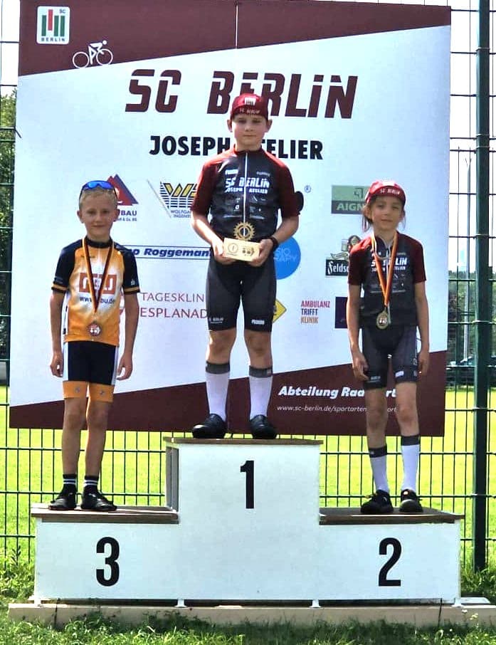 SCB Nachwuchspreis U11 Anfängerrennen 1 Platz Robin Wittig 3 Platz August Beardsley