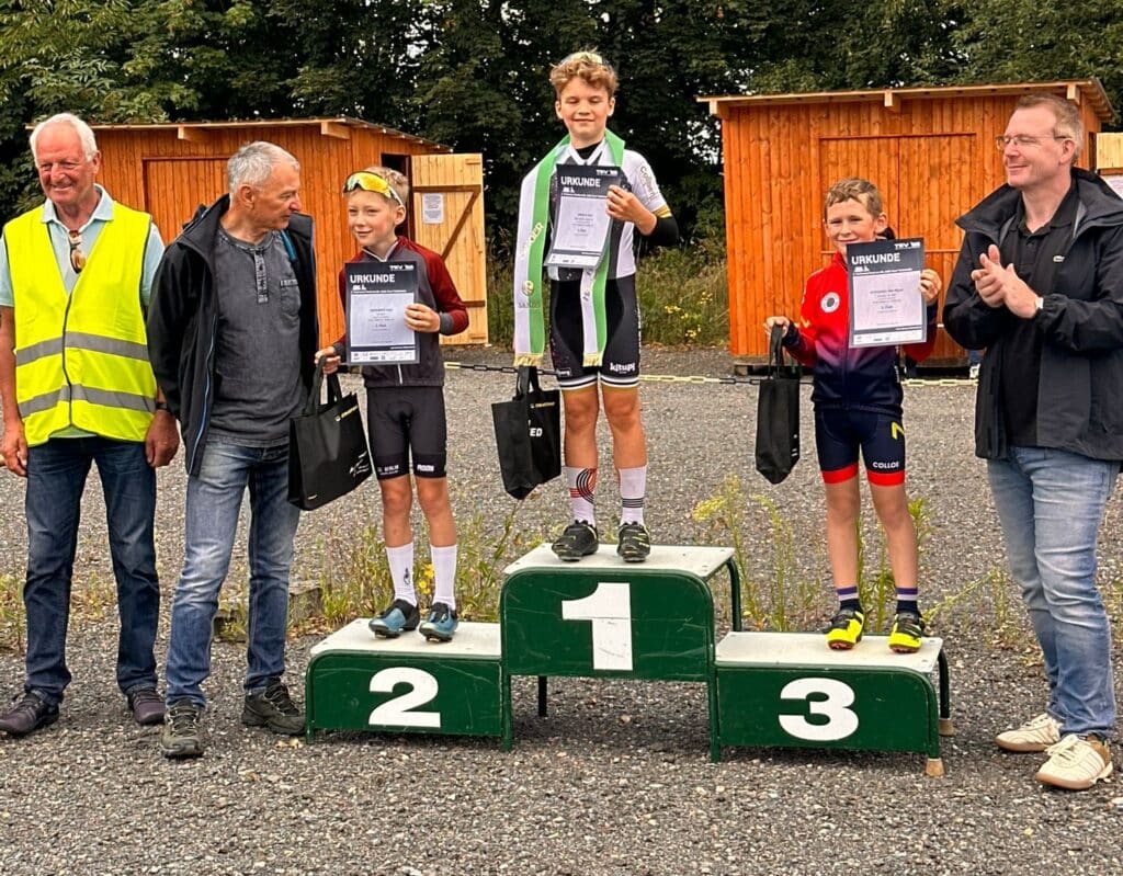 Halsbrücke U11m 2 Platz Pepe Reinhardt