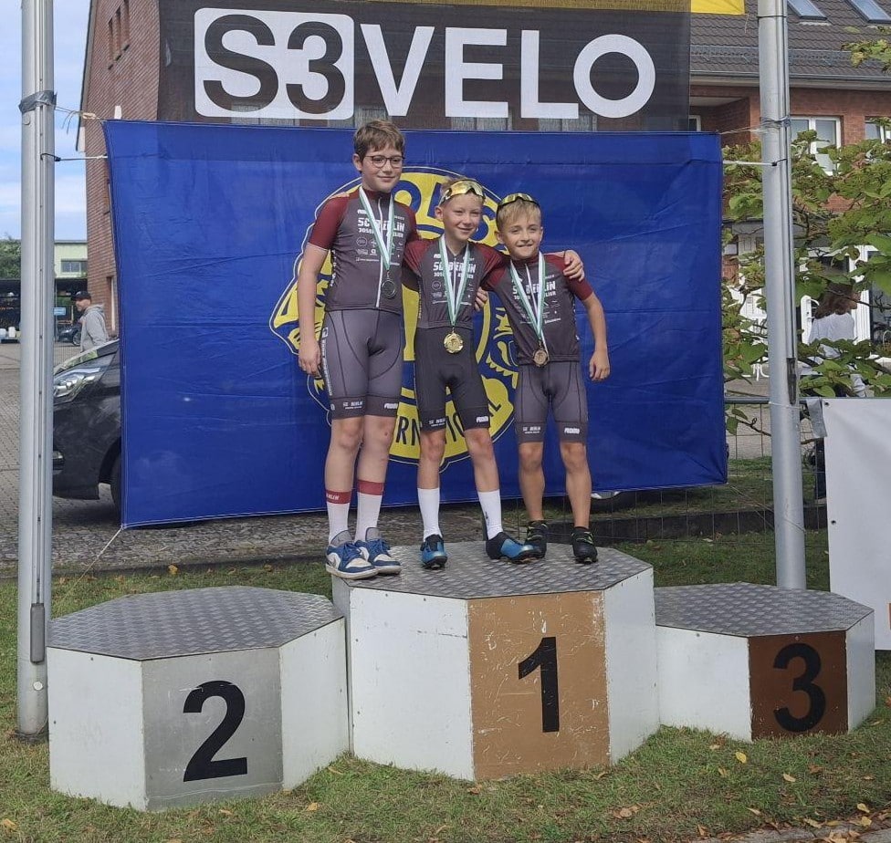 Strausberg 1 U11m 1 Platz Pepe Reinhardt 2 Platz Peter Herda 3 Platz Nils Hinze