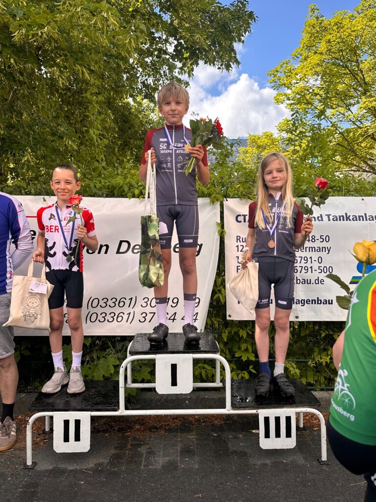 Fürstenwalde U11 Anfänger 1 Platz Emil Golchert, 3 Platz Bruno Breitlauch